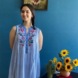 Dress/poncho in withe and blue stripes one size